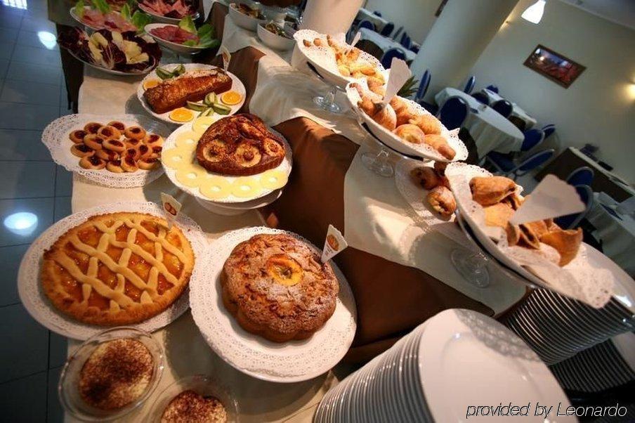 Sotel Nomentana Roma Ресторант снимка