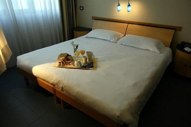 Sotel Nomentana Roma Стая снимка
